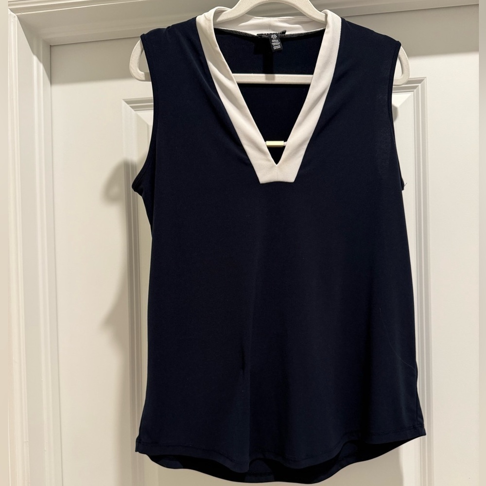 Jones New York Ladies V neck sleeveless top size Small